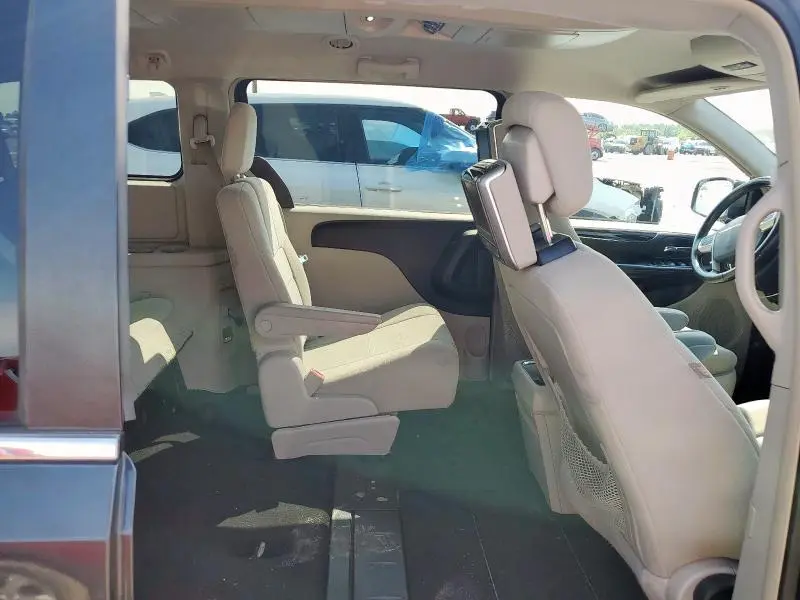 2012 CHRYSLER TOWN & COUNTRY TOURING  