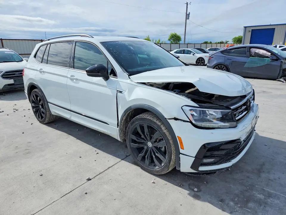2021 VOLKSWAGEN TIGUAN SE  