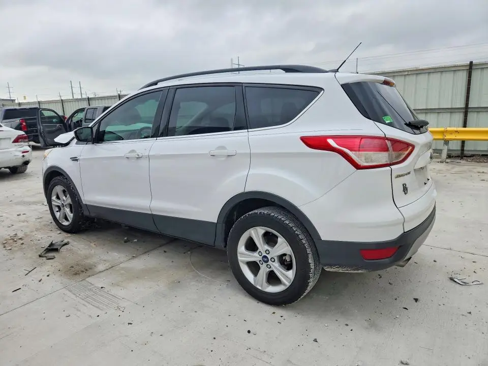 2016 FORD ESCAPE SE  