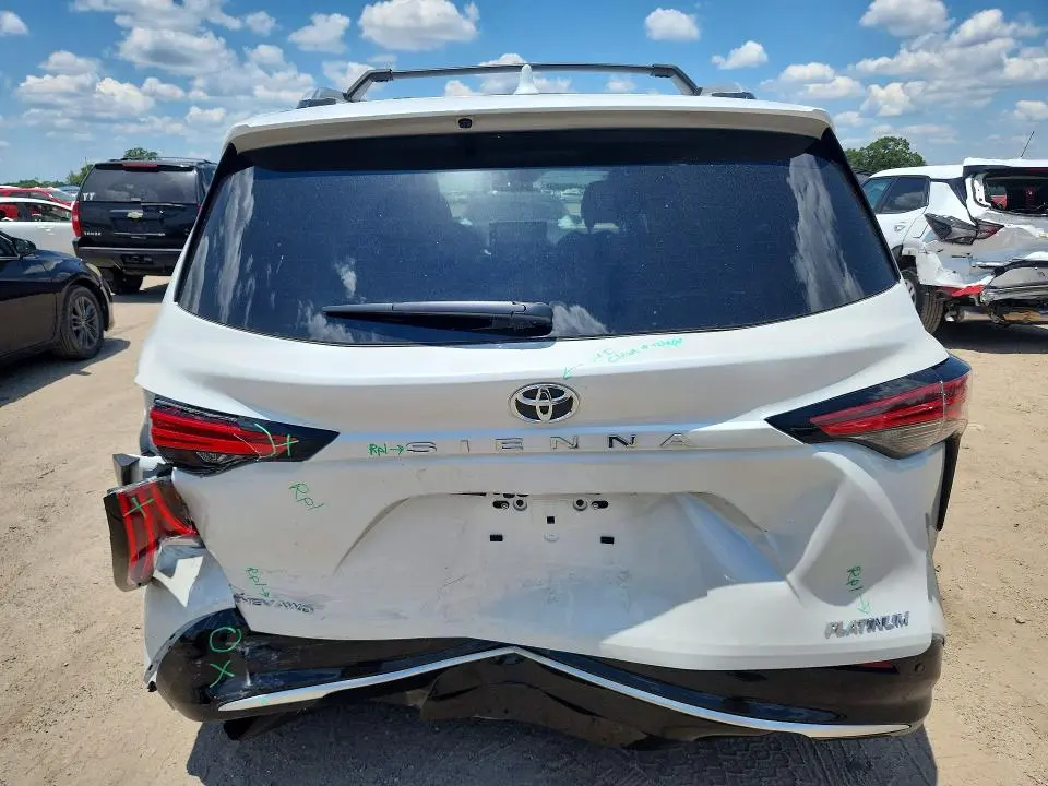 2026 TOYOTA SIENNA PLATINUM 7-PASSENGER  
