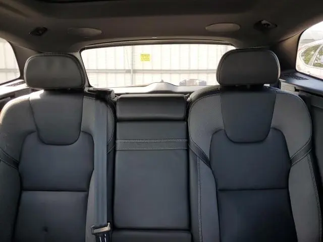 2022 VOLVO XC60 B6 R-DESIGN  