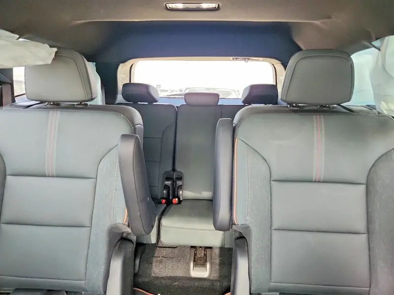 2025 GMC ACADIA AT4  