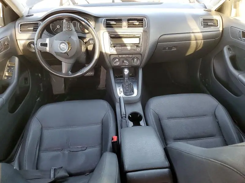 2012 VOLKSWAGEN JETTA SE  