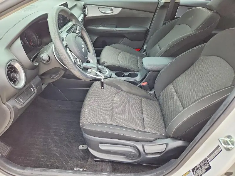 2024 KIA FORTE LX  