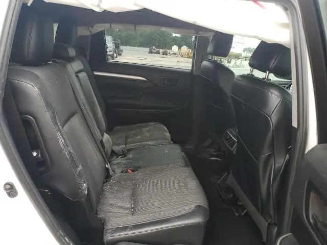 2019 TOYOTA HIGHLANDER LE  