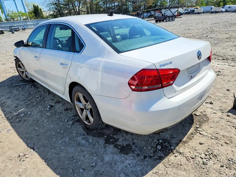 2012 VOLKSWAGEN PASSAT SE  