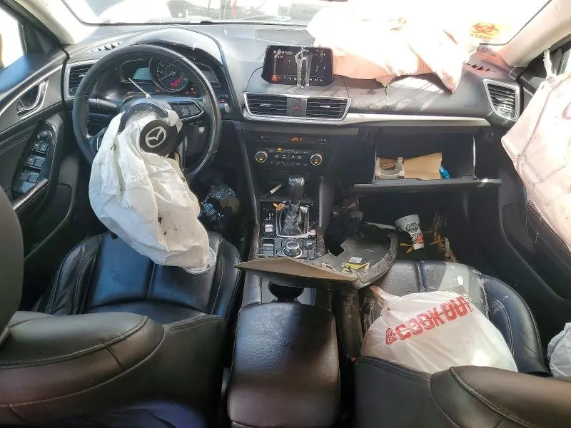 2018 MAZDA 3 TOURING  