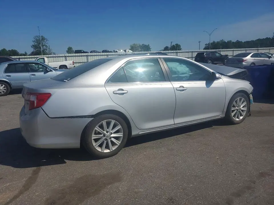 2012 TOYOTA CAMRY XLE  