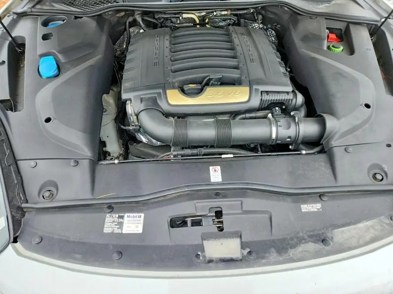 2016 PORSCHE CAYENNE   