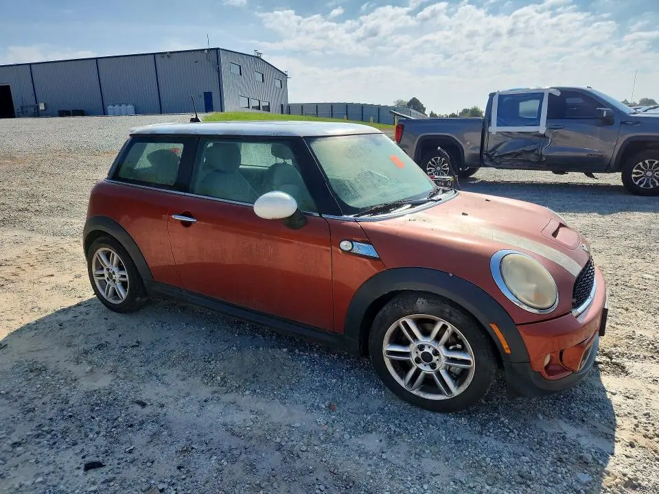2011 MINI COOPER S  