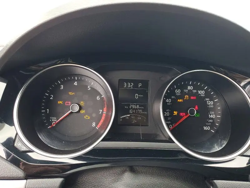2016 VOLKSWAGEN JETTA SPORT  