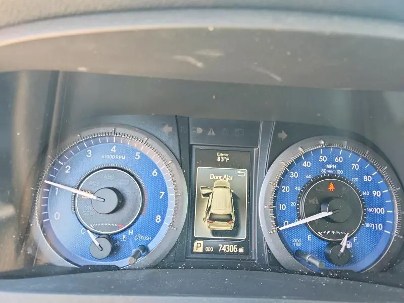 2015 TOYOTA SIENNA XLE 8-PASSENGER  