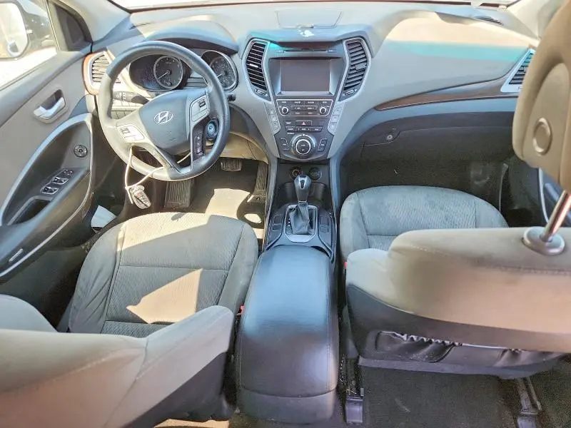 2017 HYUNDAI SANTA FE SE  