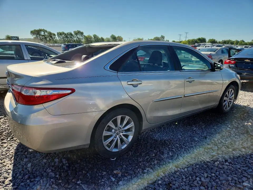 2017 TOYOTA CAMRY XLE  