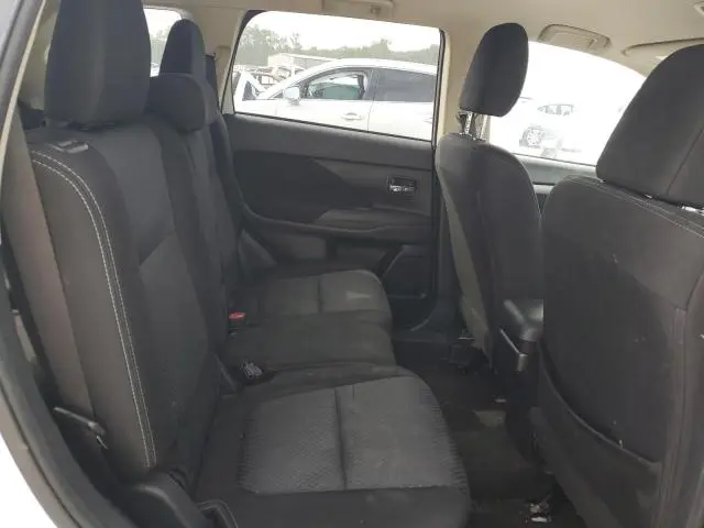 2016 MITSUBISHI OUTLANDER ES  