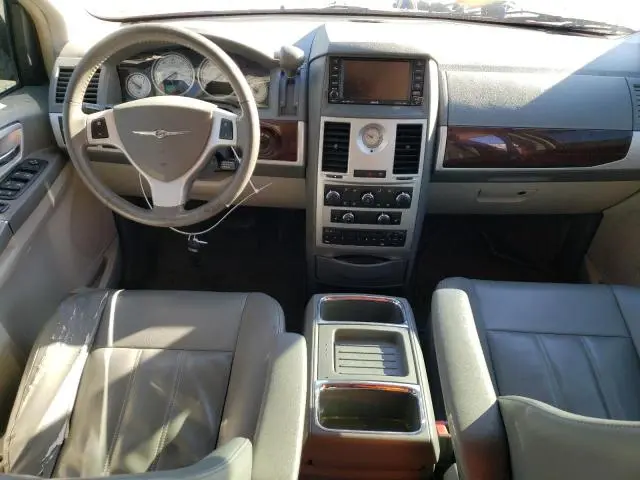 2010 CHRYSLER TOWN & COUNTRY TOURING  