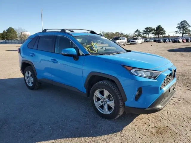 2020 TOYOTA RAV4 XLE  