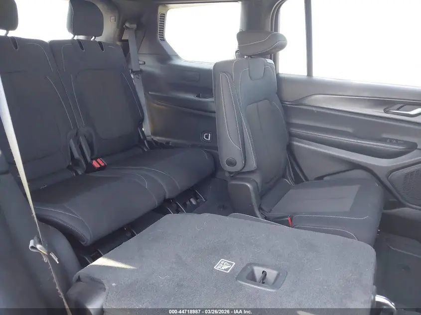2024 JEEP GRAND CHEROKEE L LAREDO X 4X4
