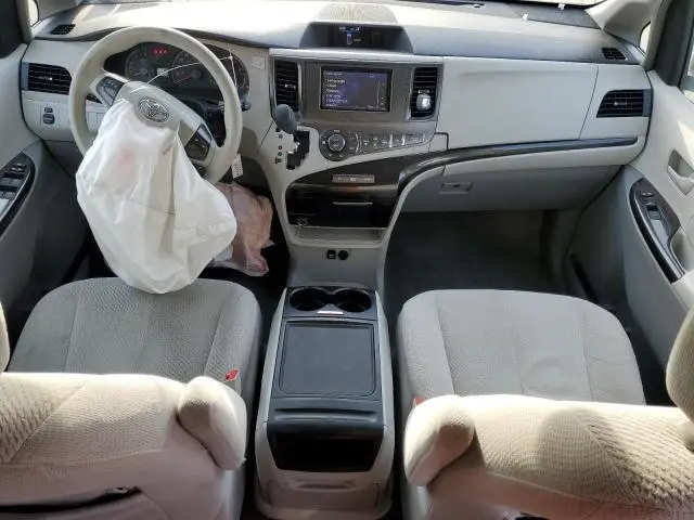 2014 TOYOTA SIENNA LE