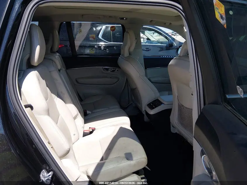 2020 VOLVO XC90 T6 MOMENTUM 7 PASSENGER
