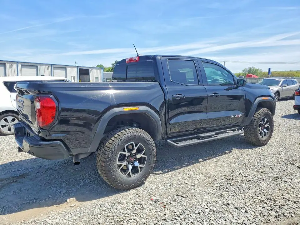 2025 GMC CANYON AT4  
