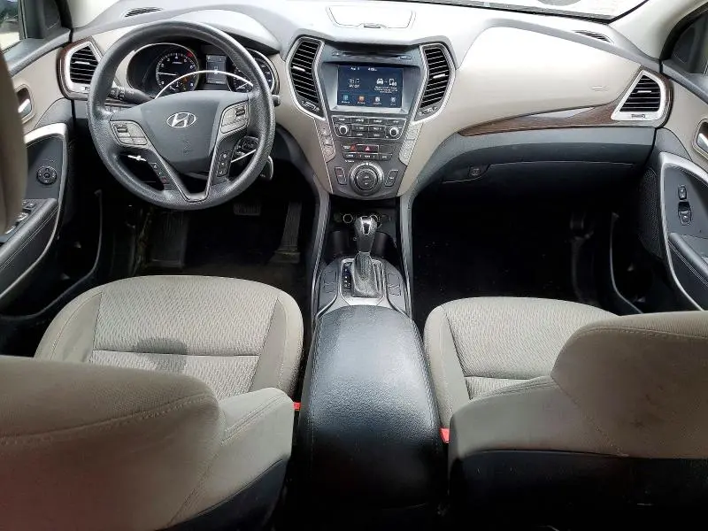 2017 HYUNDAI SANTA FE SE  
