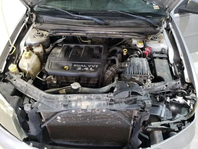 2013 DODGE AVENGER SE  