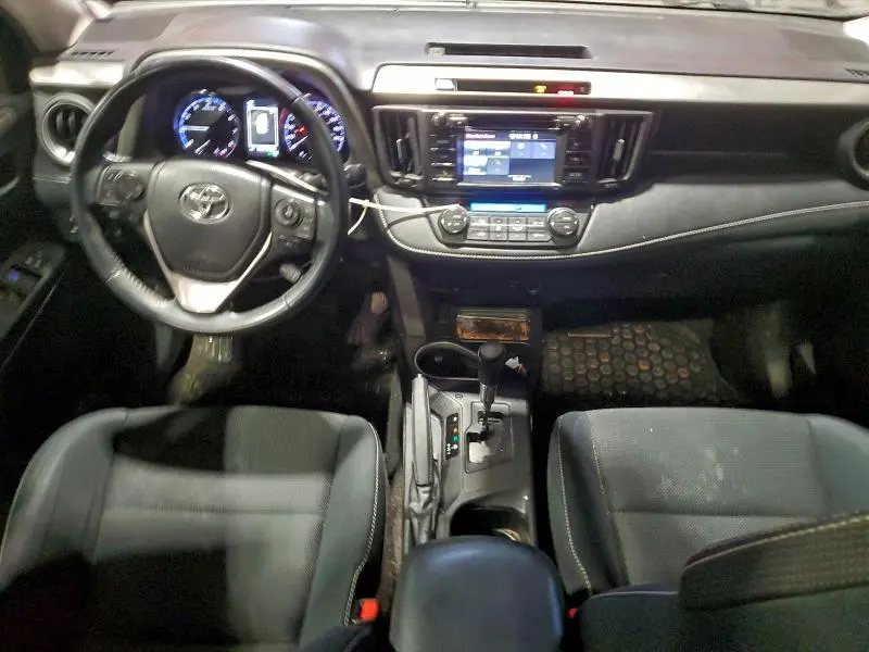2017 TOYOTA RAV4 XLE  