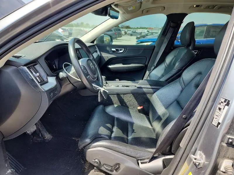 2019 VOLVO XC60 T5  