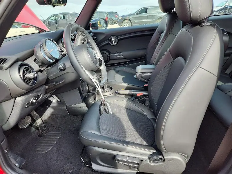 2021 MINI COOPER   