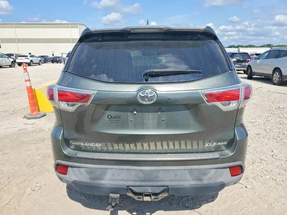2015 TOYOTA HIGHLANDER XLE  