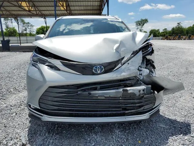 2024 TOYOTA SIENNA LIMITED  