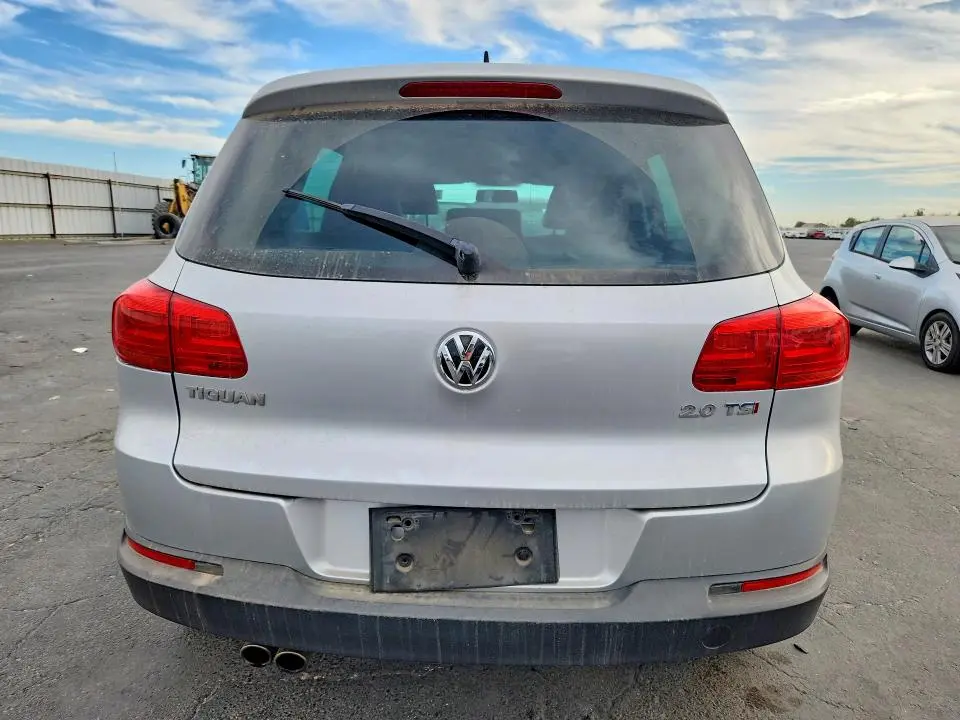 2014 VOLKSWAGEN TIGUAN S  