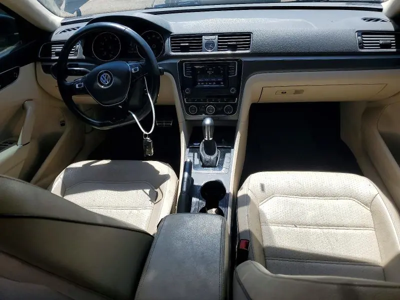 2016 VOLKSWAGEN PASSAT   