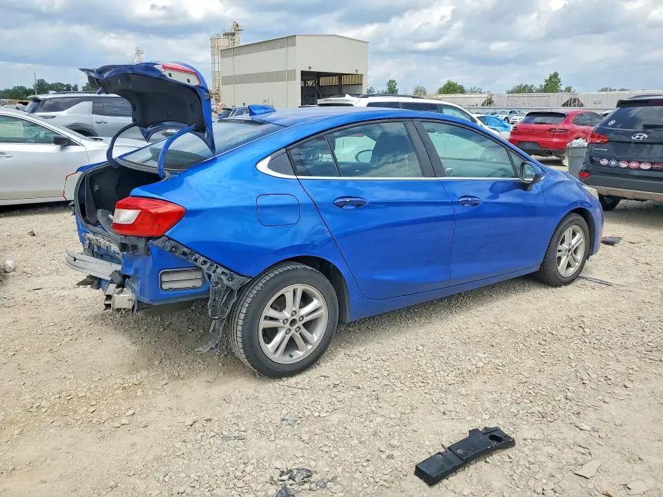 2017 CHEVROLET CRUZE LT  