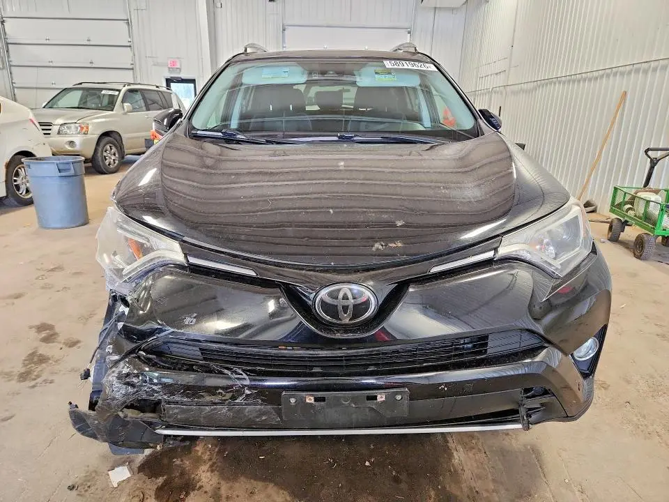 2017 TOYOTA RAV4 XLE  