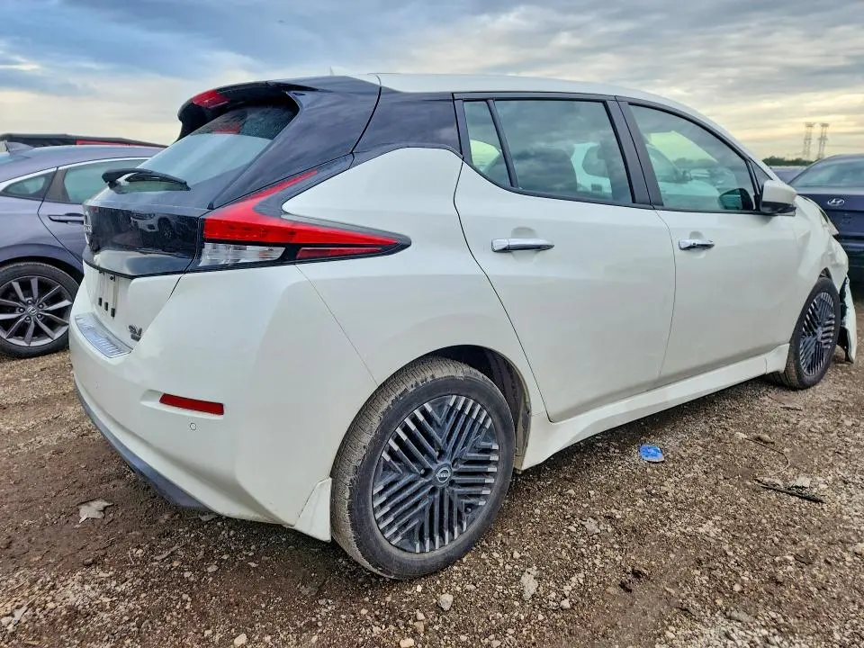 2023 NISSAN LEAF SV PLUS  