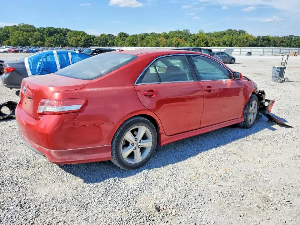 2011 TOYOTA CAMRY SE  