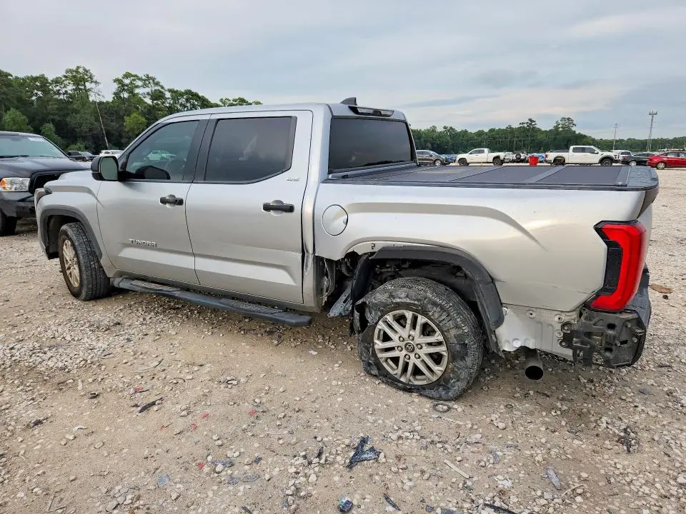 2022 TOYOTA TUNDRA SR5  