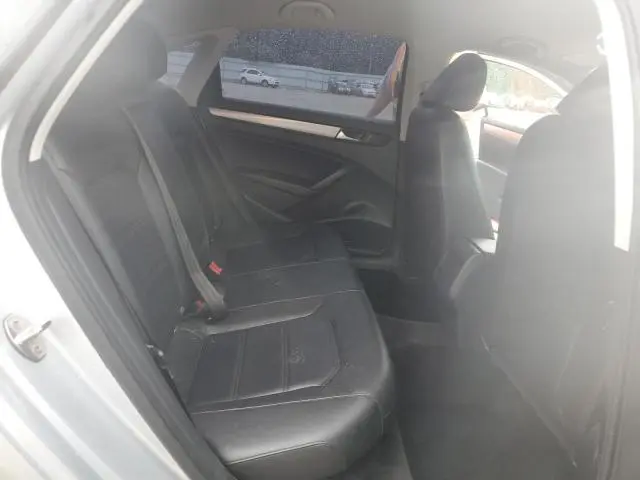 2015 VOLKSWAGEN PASSAT S  