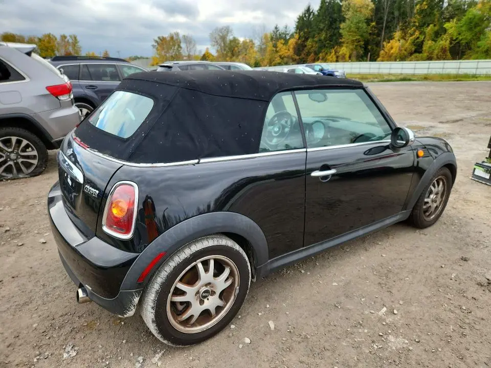 2010 MINI COOPER   