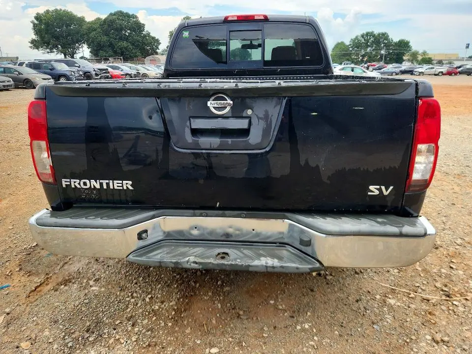 2017 NISSAN FRONTIER SV  