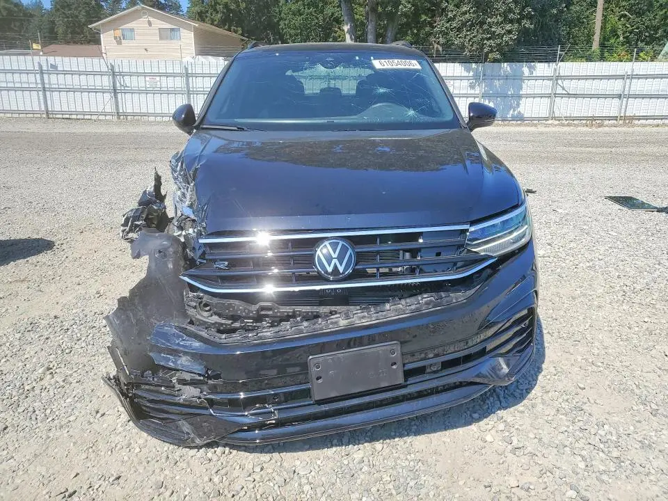 2024 VOLKSWAGEN TIGUAN SE R-LINE BLACK  
