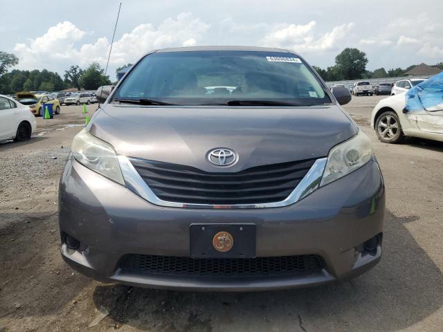 2013 TOYOTA SIENNA LE