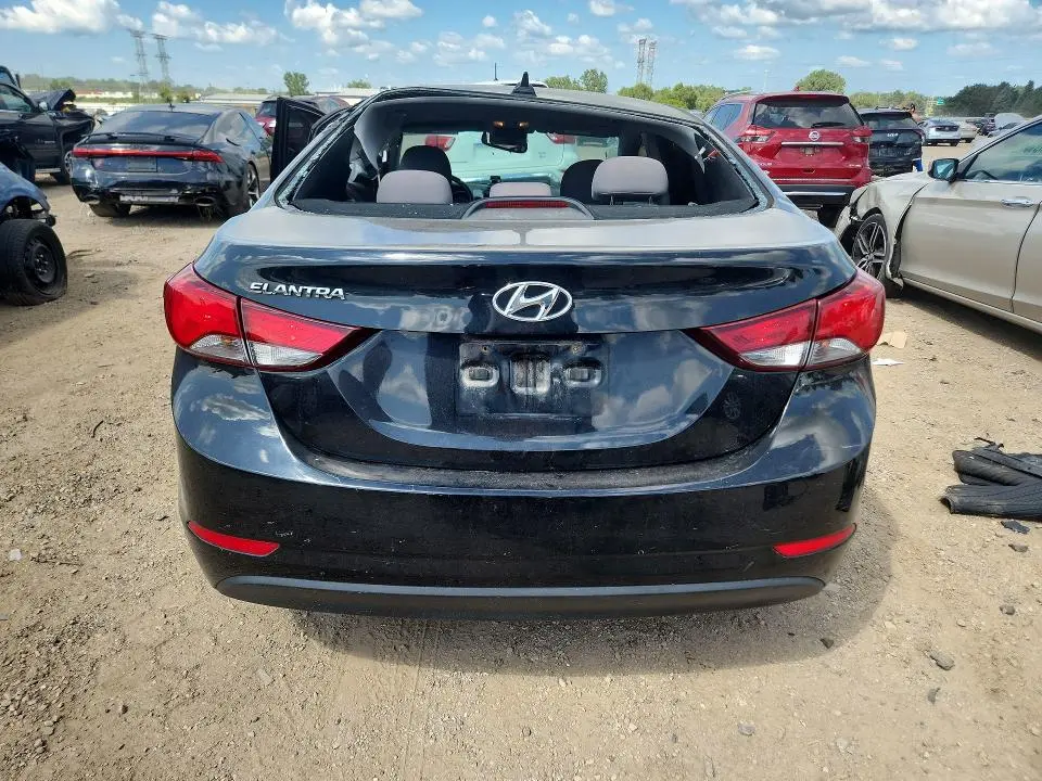 2016 HYUNDAI ELANTRA SE  