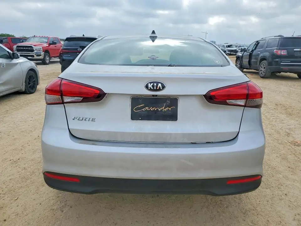 2018 KIA FORTE LX  