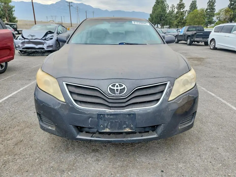 2011 TOYOTA CAMRY LE  