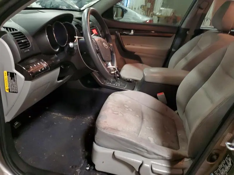 2011 KIA SORENTO BASE  