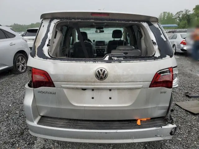 2010 VOLKSWAGEN ROUTAN SE  