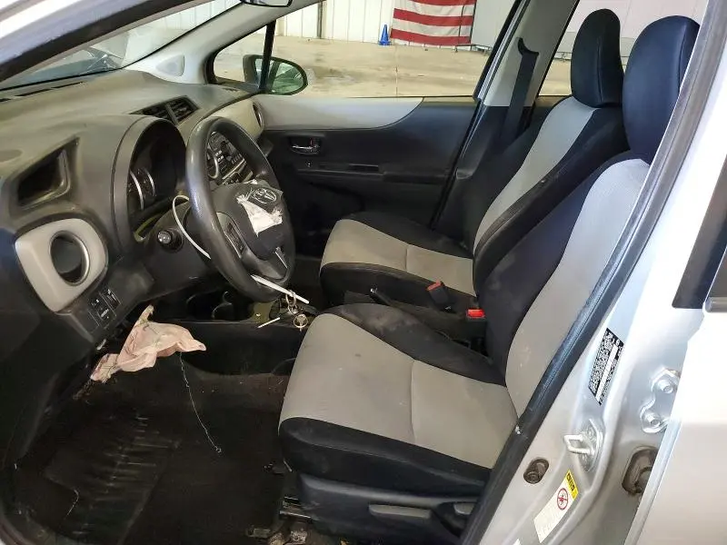 2012 TOYOTA YARIS 5-DOOR LE  